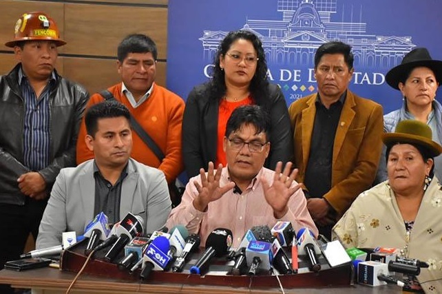 Critican a legisladores afines a Evo Morales por doble discurso y por priorizar intereses personales