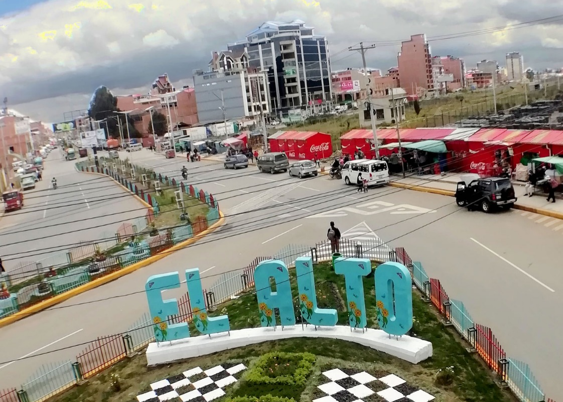 Avenida 6 de Marzo, El Alto - La Paz. Foto: Ramiro Romecín
