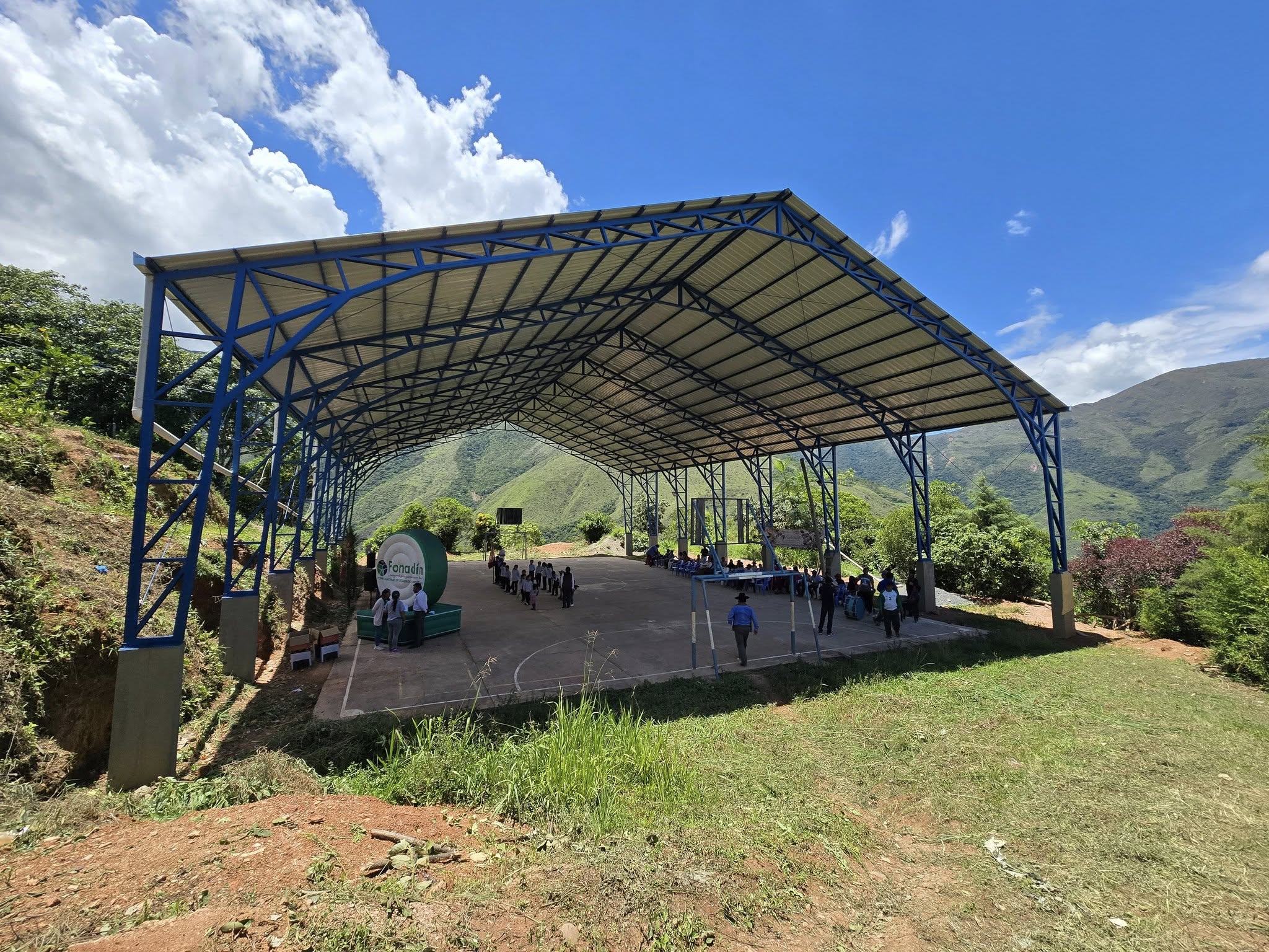Estructura del tinglado polifuncional de Alto Lejna en Irupana, La Paz. Foto: Fonadin