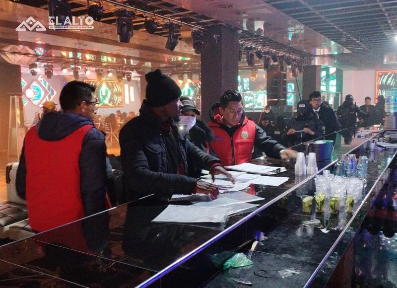 El Alto: Operativo detecta bares clandestinos y expendio de bebidas adulteradas en la 12 de Octubre y alrededores de la UPEA 
