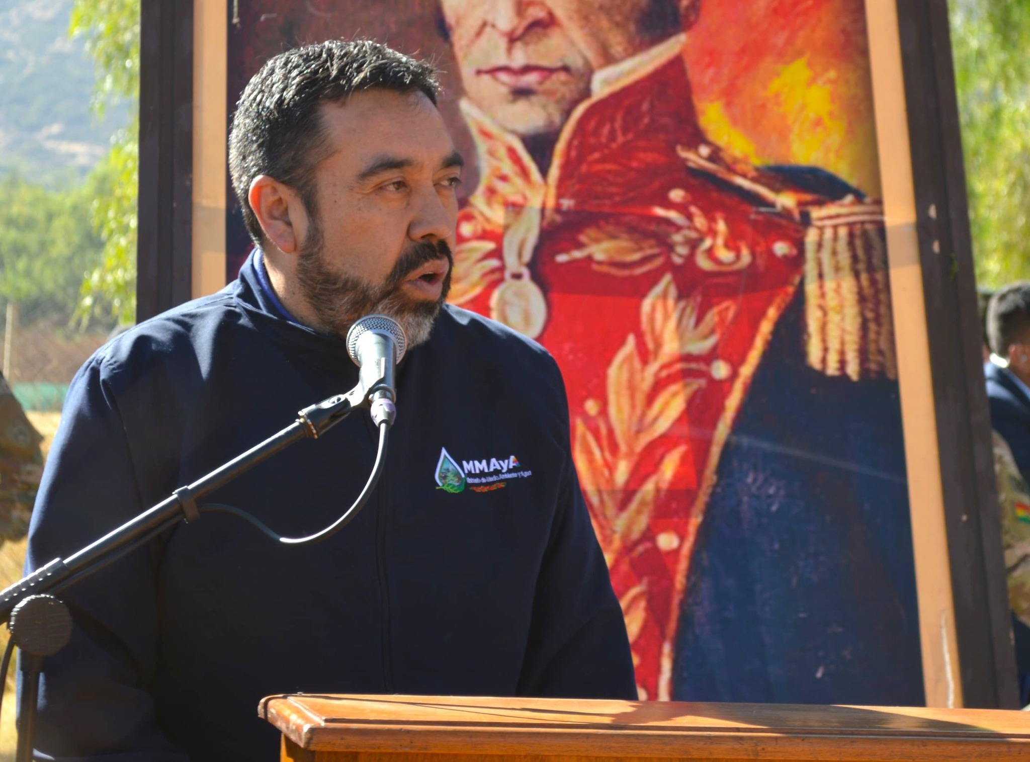 Entregan 280 tanques de agua a 8 municipios de Pando afectados por crisis climática