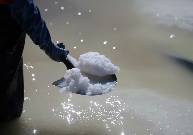 Gobierno advierte que Bolivia podría perder una gran oportunidad en el mercado del litio si no se aprueba el contrato con CBC