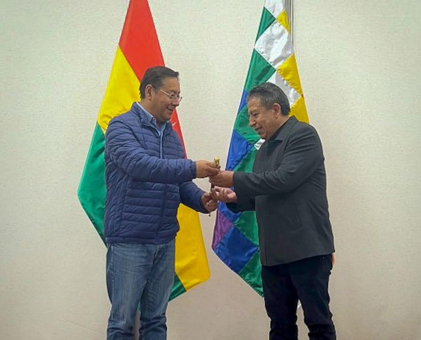 Arce entrega el Bastón de Mando a Choquehuanca y viaja a Brasil para participar de la cumbre de los BRICS
