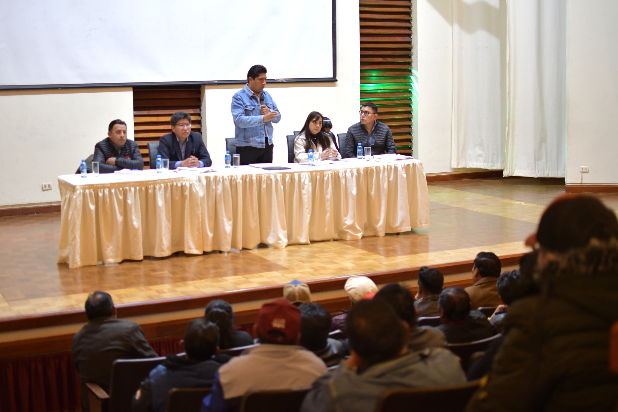 Emapa y Conapaabol se reúnen en La Paz para garantizar el "pan de batalla" a Bs 0,50