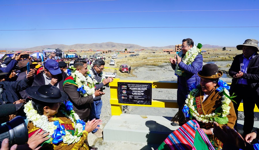 Entregan un paquete de 12 obras para Batallas con una inversión mayor a los Bs 15 millones