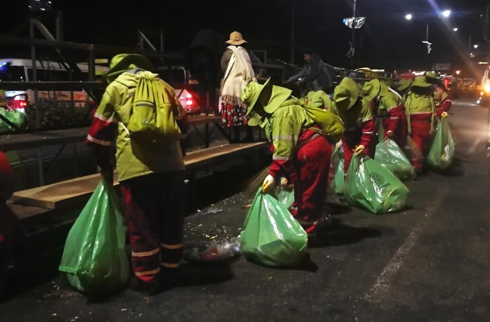 En El Alto recogen alrededor de 100 toneladas de basura durante la fiesta de la Virgen del Carmen