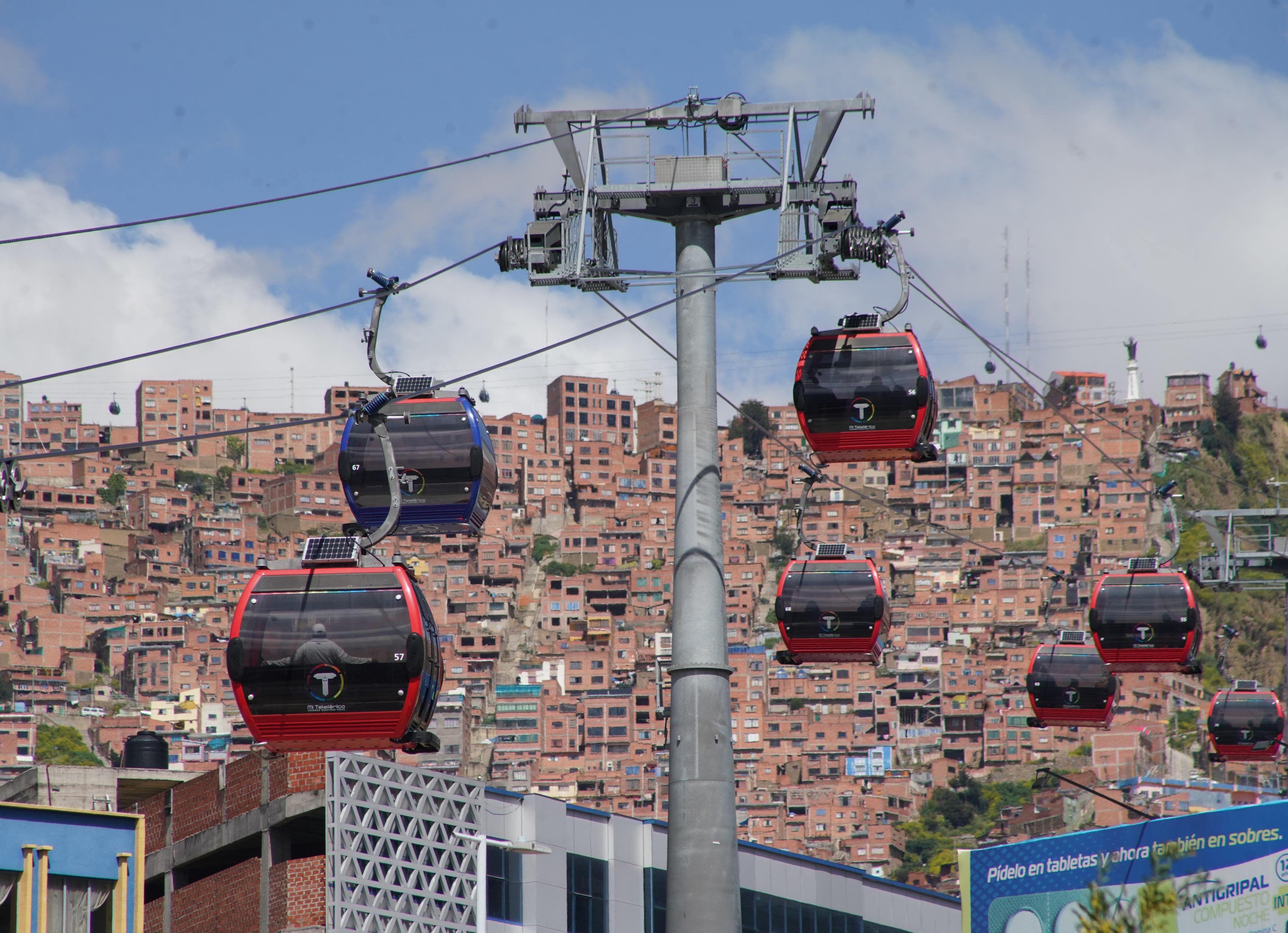 Advierten que posible privatización del Teleférico incrementará el costo del pasaje a Bs 25
