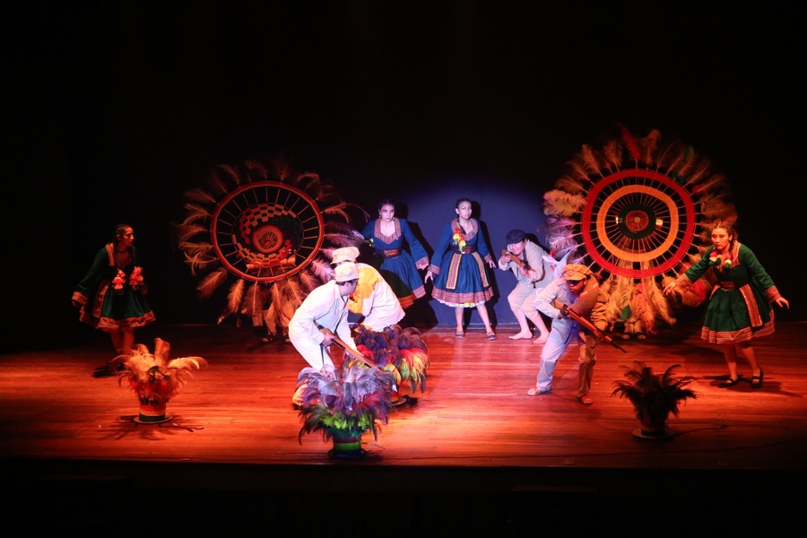 Oruro elige a sus tres obras que competirán en la final de “Bolivia Danza en el Bicentenario”