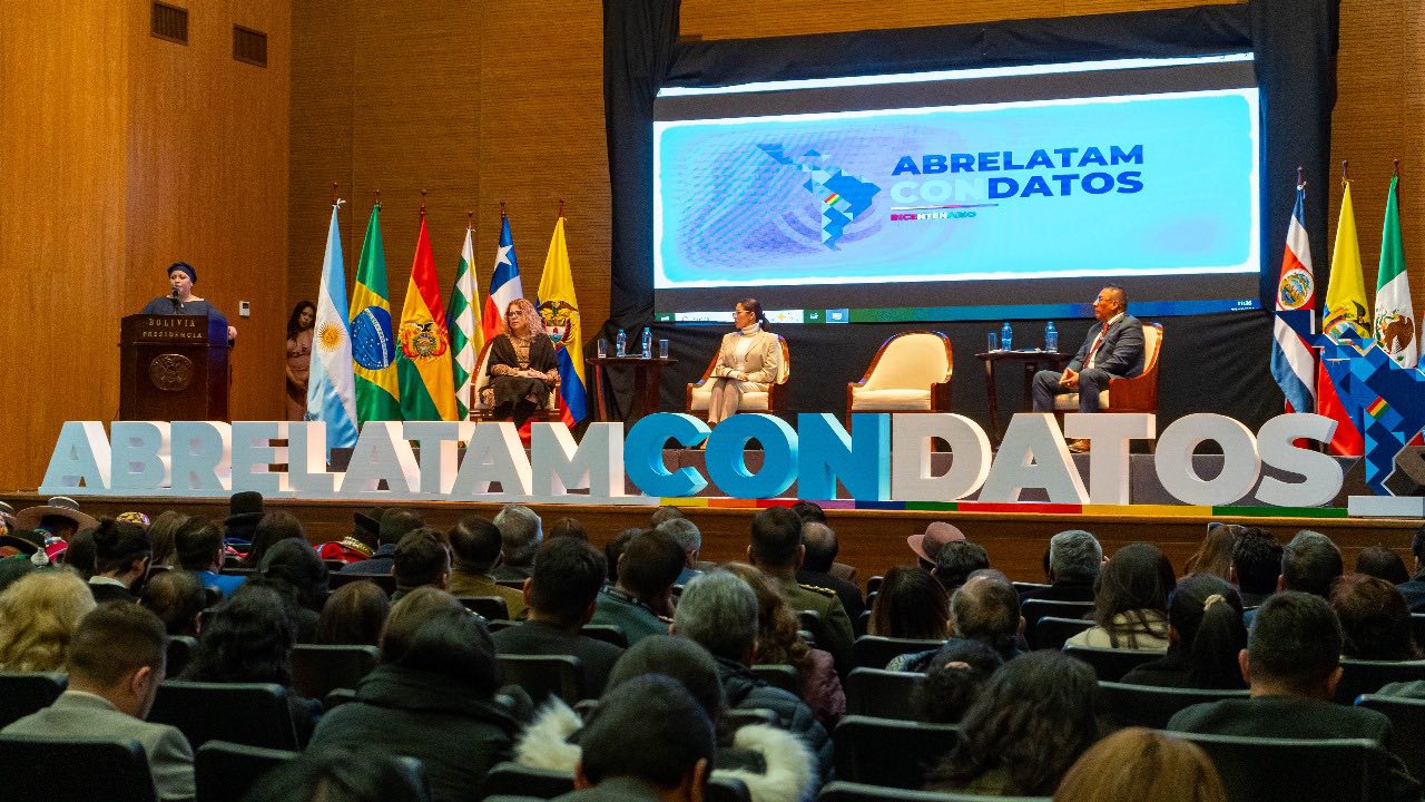 Ministra Prada plantea en el AbreLATAM - ConDatos 2025 trabajar en una América Latina pensada en las futuras generaciones