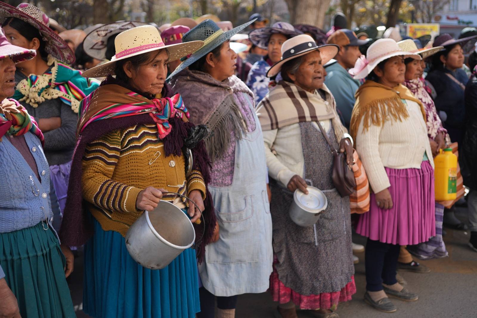 Evistas multan con Bs 150 a comunarios que no participan del bloqueo de caminos