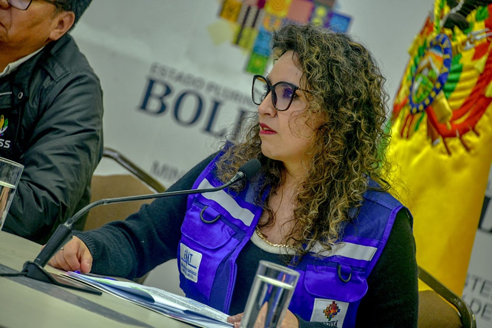 En el Trópico evistas obligan a madre y a su recién nacido bajar de una ambulancia y  caminar kilómetros por atención médica