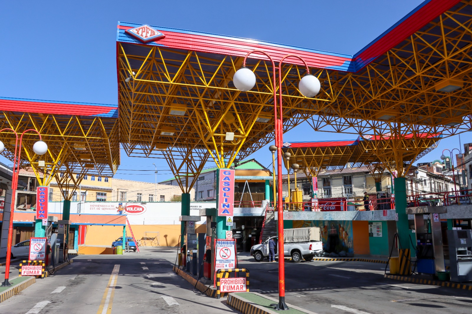 Verifican que ambulancias sean prioridad en el carguío de combustible