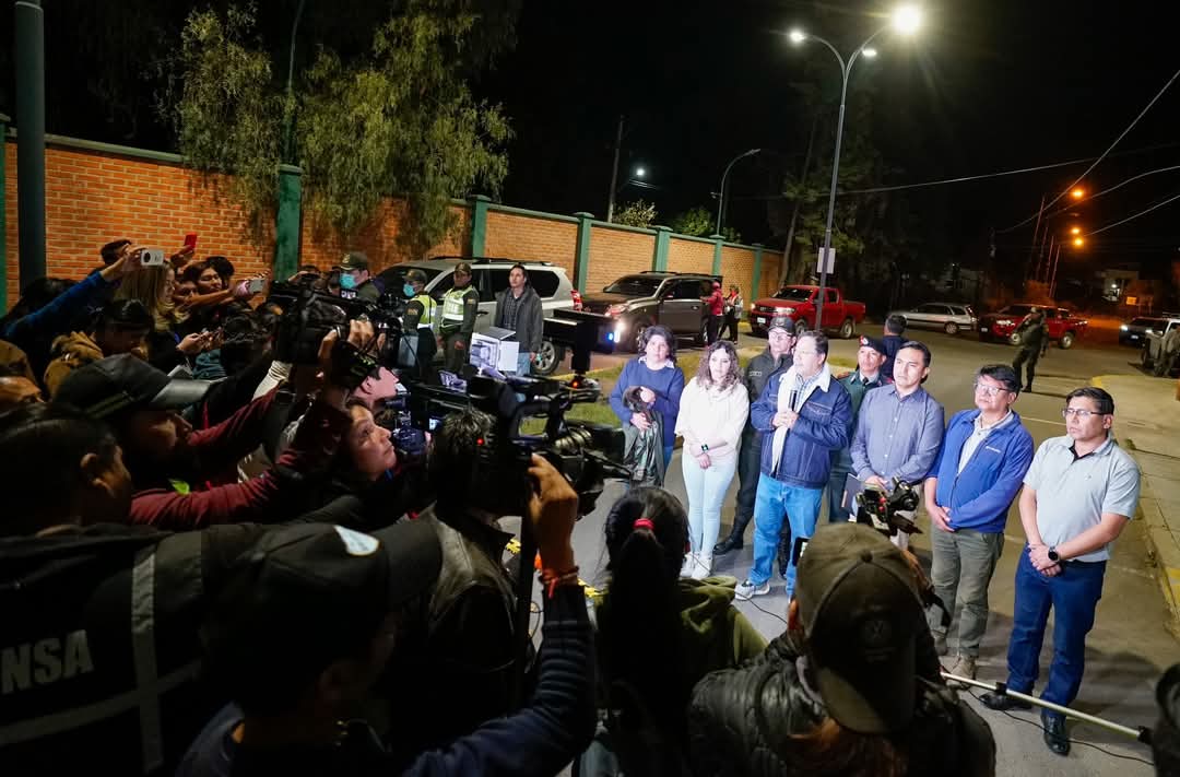 Presidente: La renuncia de nadie hoy resuelve los problemas