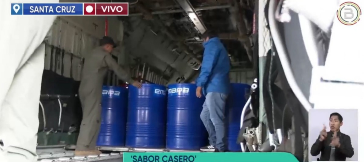Industria estatal envía primera producción de 66.000 litros de aceite a La Paz para su venta a precio justo