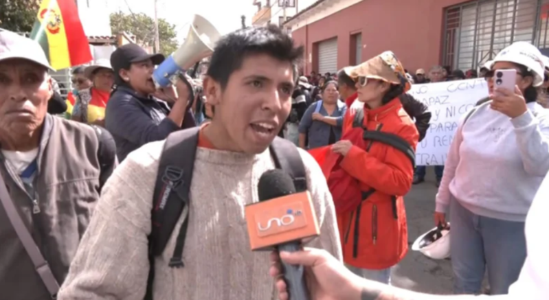 Evistas amenazan con quemar medios de comunicación que no reporten sus protestas