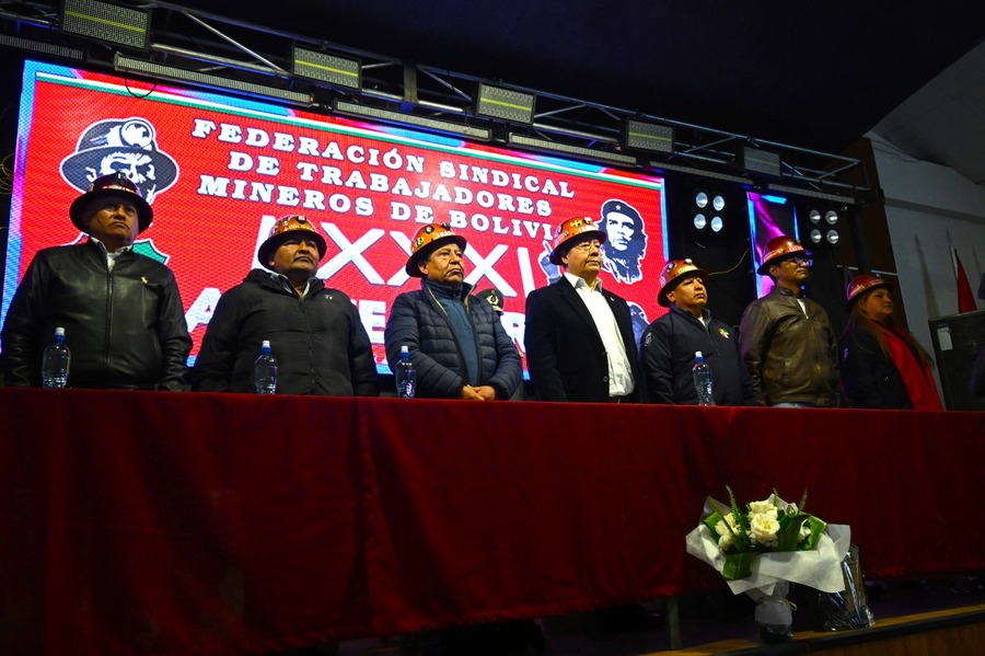 Arce pide a mineros identificar al verdadero enemigo y estar alertas ante el peligroso retorno del neoliberalismo