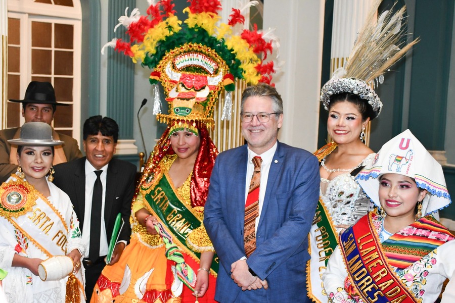 Unesco destaca “fuerza y gran poder” de la diversidad cultural de Bolivia