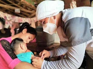 Arce pide a los padres llevar a sus niños a vacunar contra el sarampión, es mucho más terrible que el Covid-19