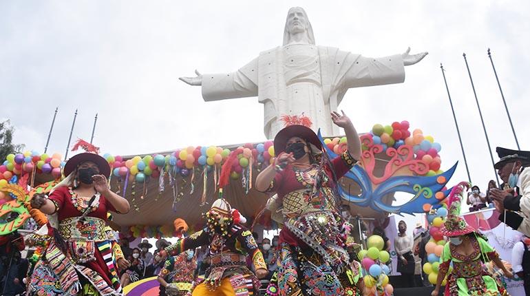 Cochabamba se prepara para el Corso de Corsos con 110 fraternidades y carros alegóricos