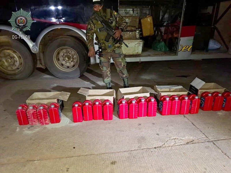 En Santa Cruz secuestran más de 21 kilos de marihuana camuflada en bidones de aceite 