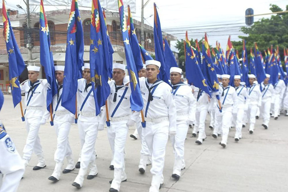 Desfile por el Día del Mar en Bolivia. Foto: Armada Boliviana