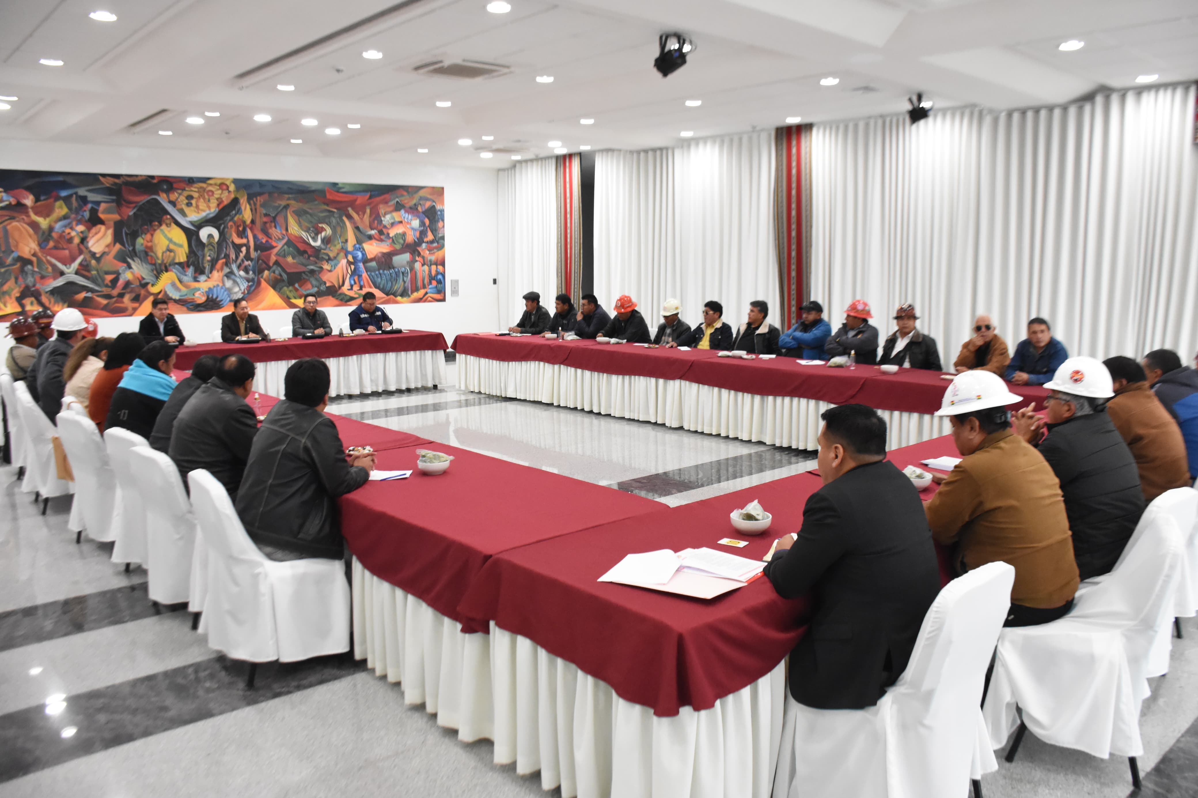 Presidente Arce se reúne con la COB para tratar pliego petitorio 2025