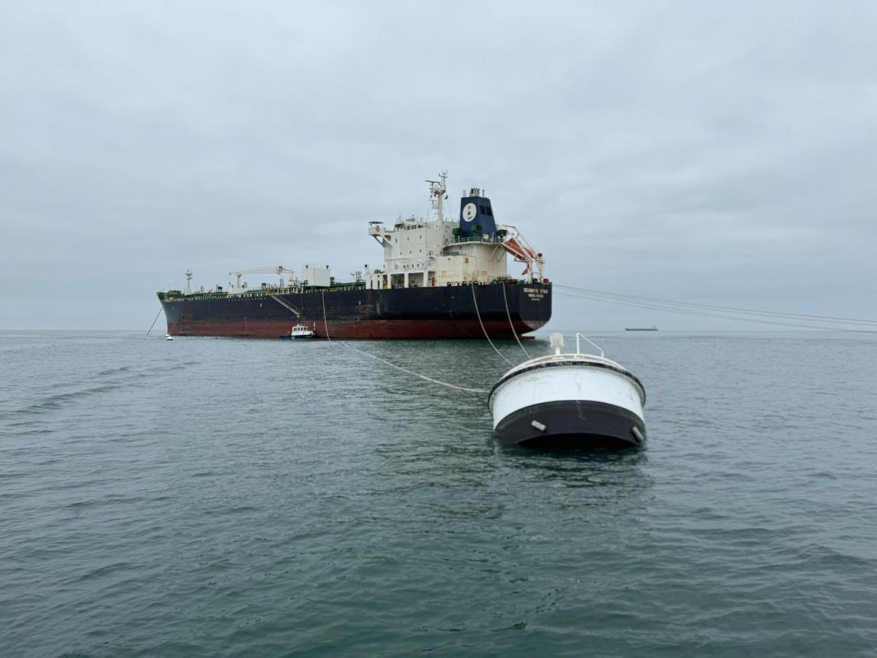 Presidente de YPFB anuncia arribo de cuatro buques más con gasolina y diésel este mes