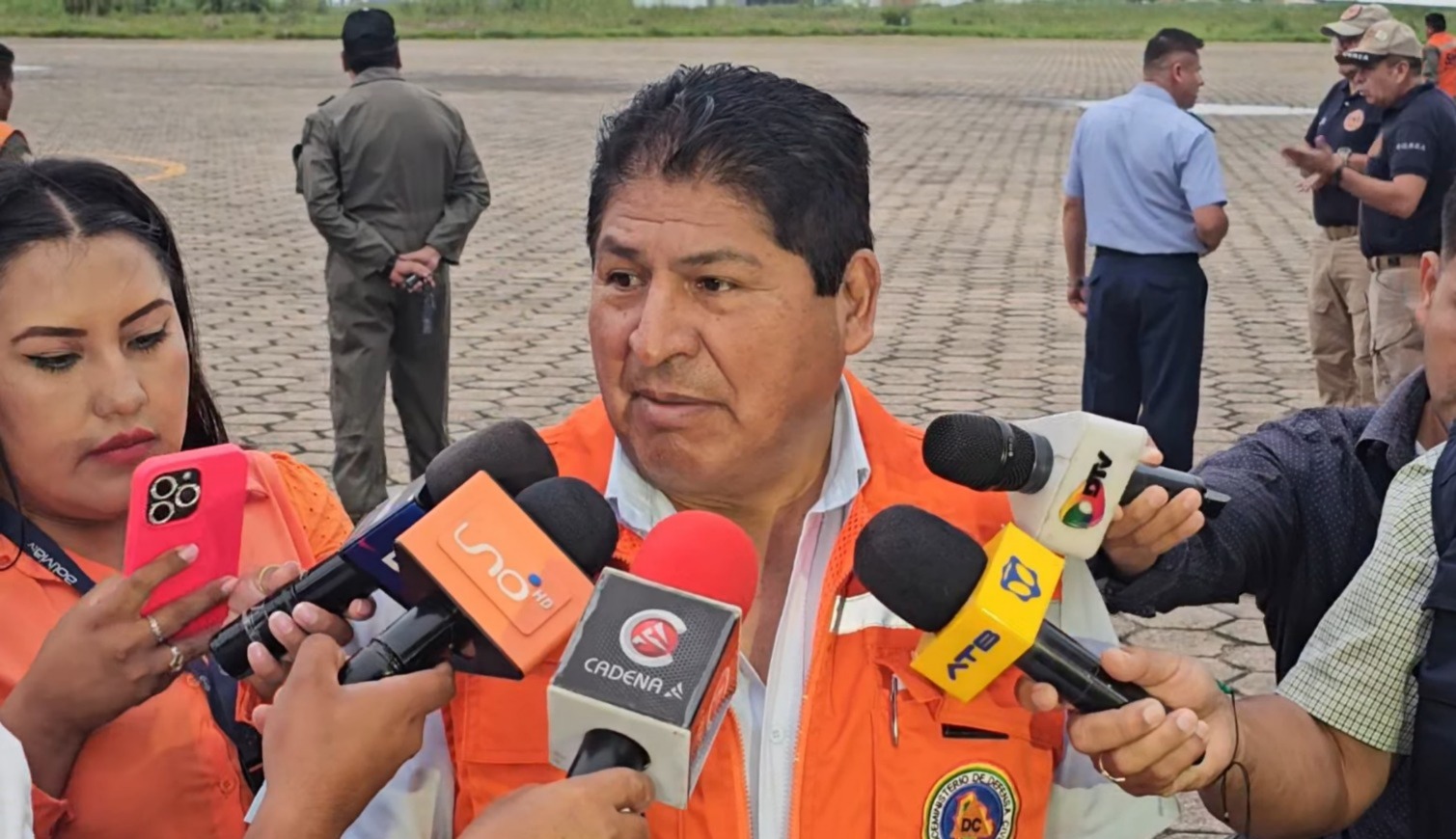 Gobierno envía ayuda humanitaria para pobladores de Llallagua afectados por una mazamorra 