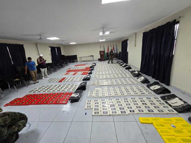 Investigan el hallazgo de casi una tonelada de cocaína en Puerto Yata 