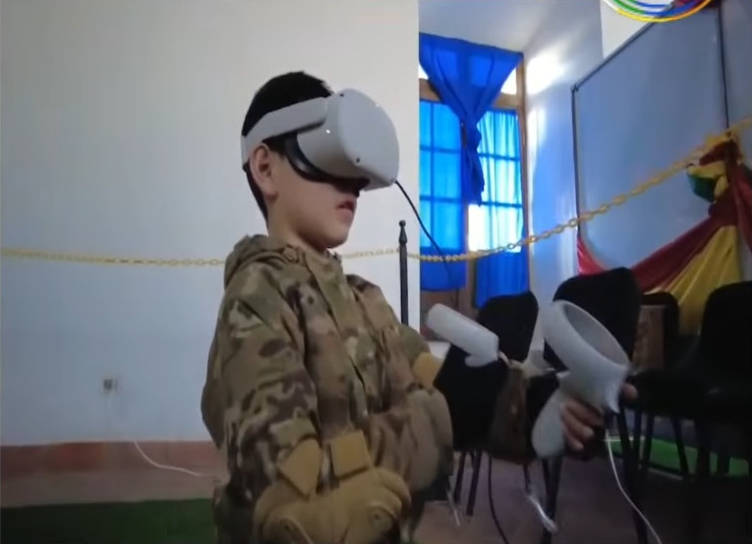 Simulador de realidad virutal (VR) para niños y adultos, Museo Histórico Militar en Sucre, Chuquisaca. Captura: Btv