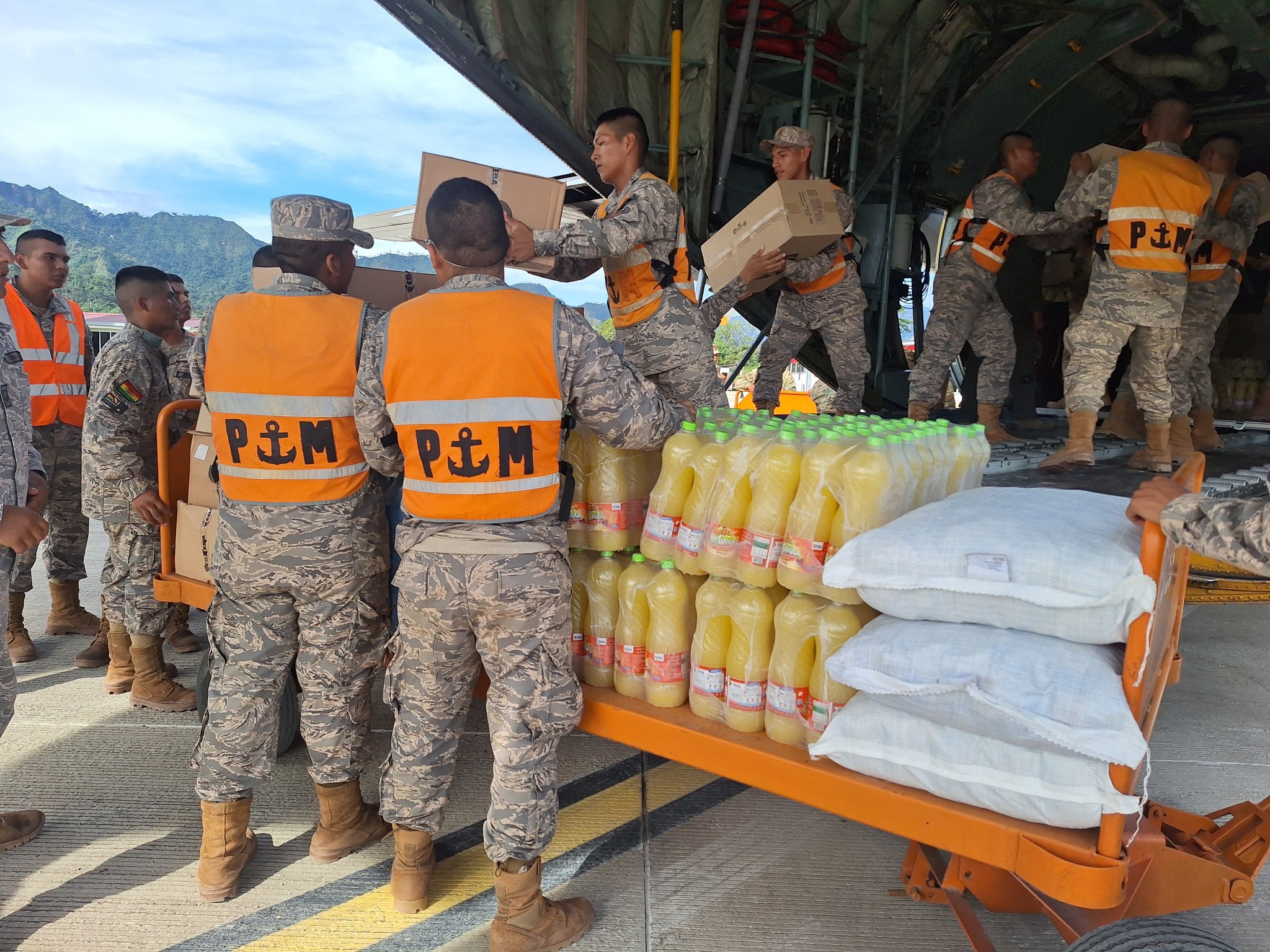 Arce compromete extremar esfuerzos para atender a las familias afectadas por las inundaciones