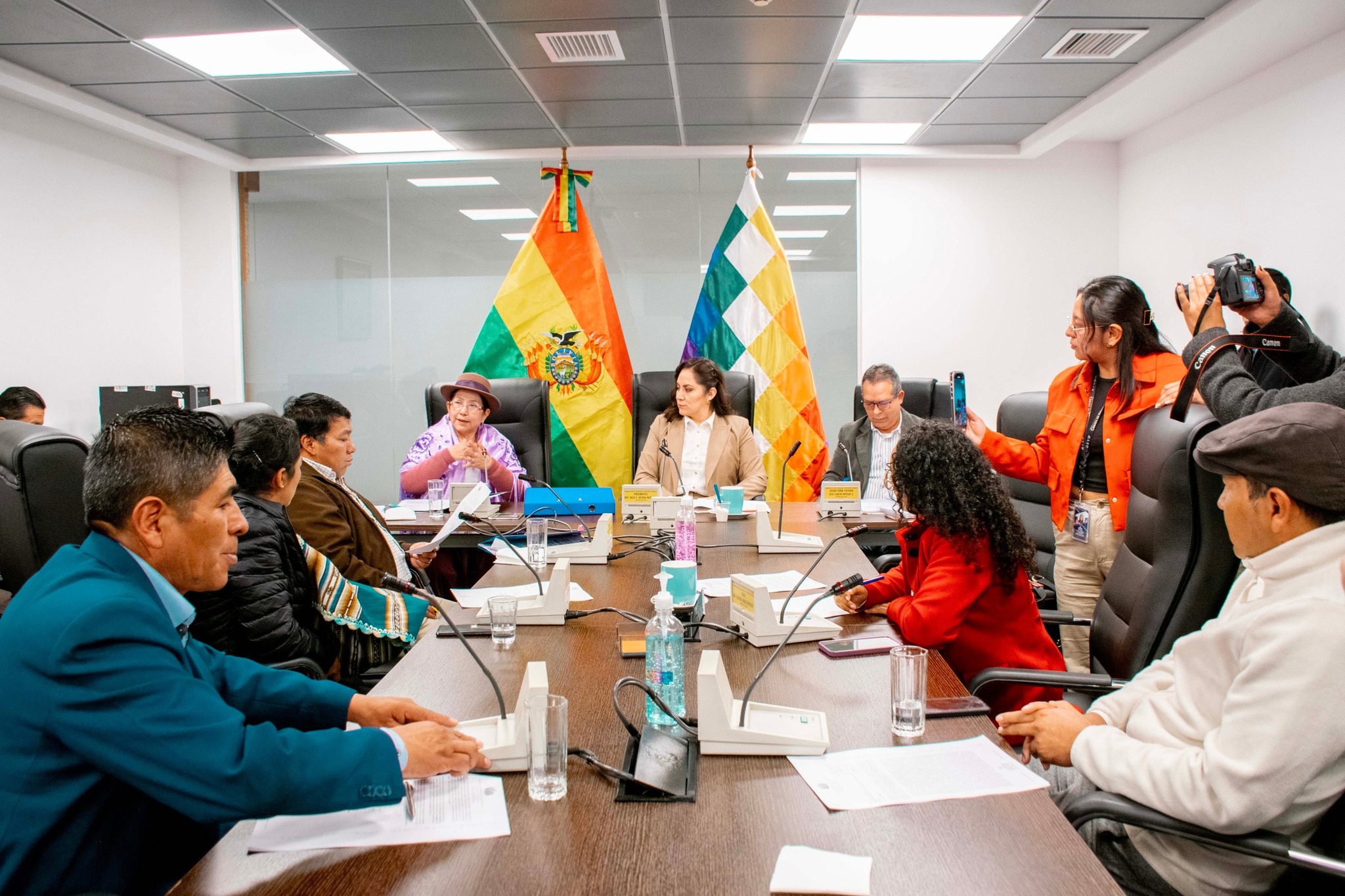 Cancillería anuncia repatriación de 50 bolivianos desde Estados Unidos