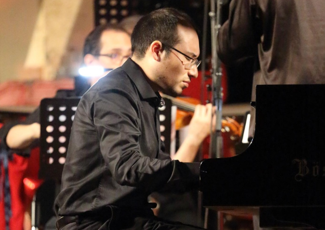 Compositor y pianista orureño, Daniel Álvarez. Foto: Flavio Lorenzi