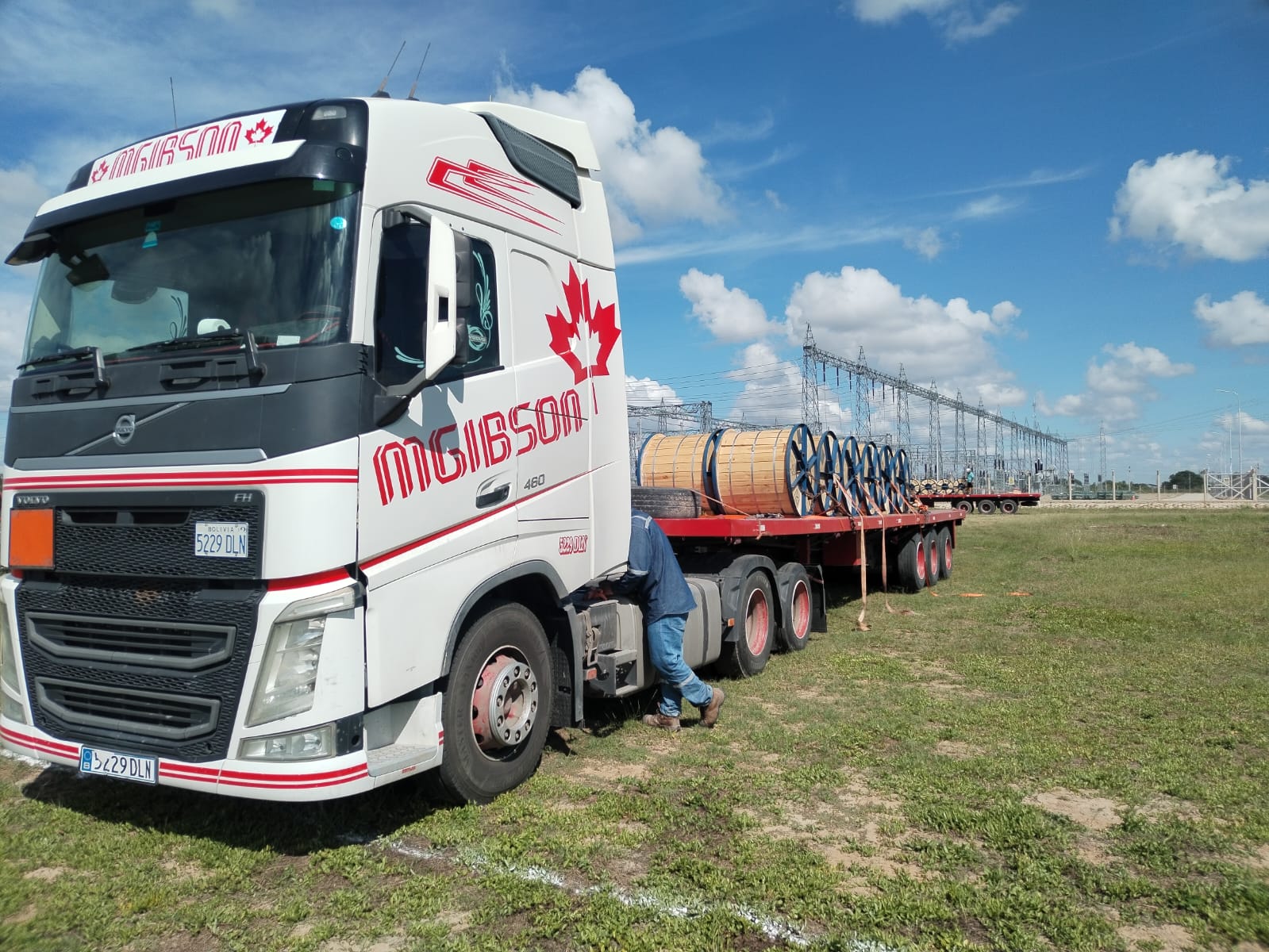 Avanza proyecto eléctrico que conectará el sistema aislado San Ignacio de Velasco al SIN 