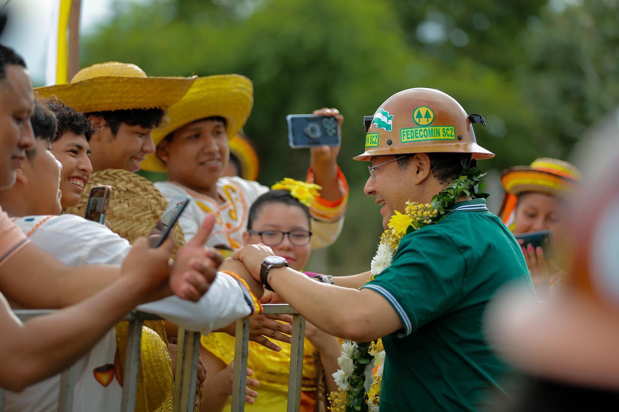 En Santa Cruz se entrega primer crédito Fofim a cooperativa aurífera, Arce asegura que el oro se convierte en reserva mundial