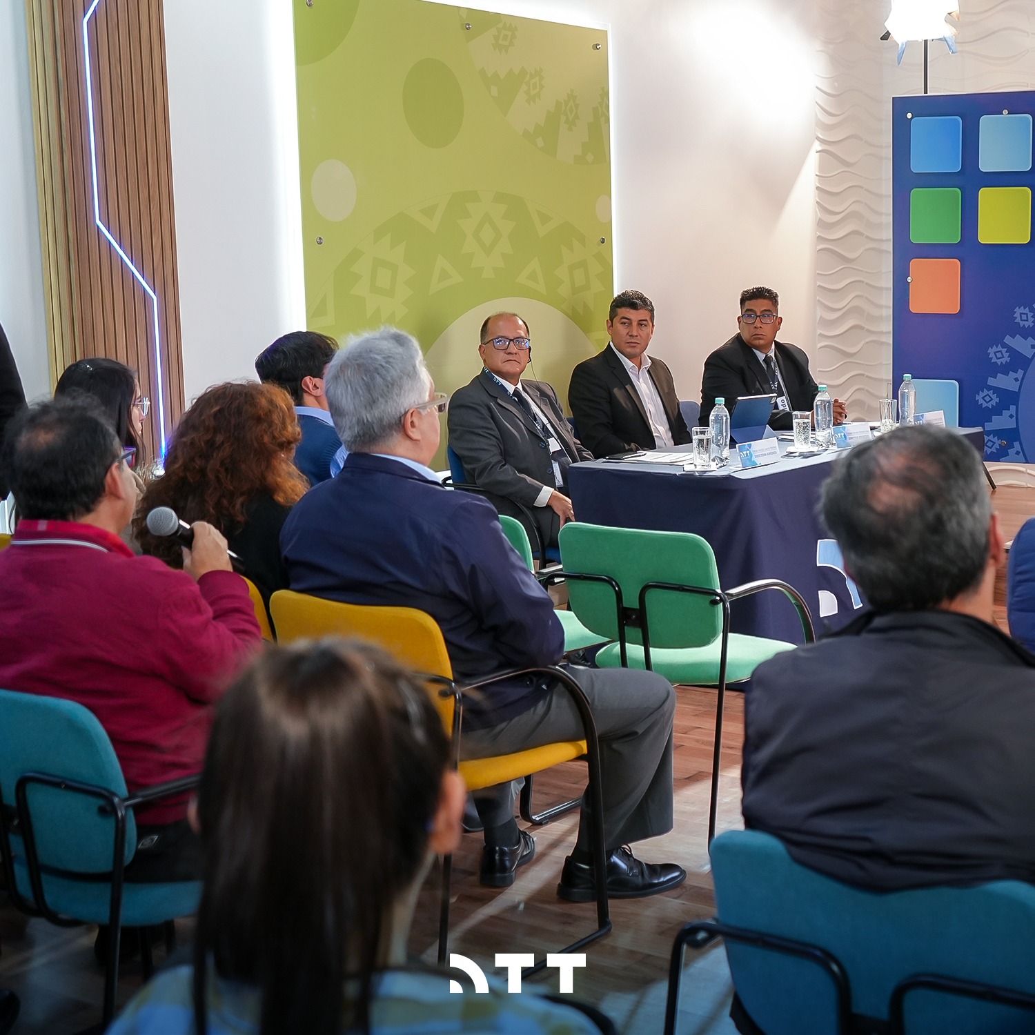 ATT proyecta recaudar este año Bs 823,51 millones por uso de frecuencias radioeléctricas