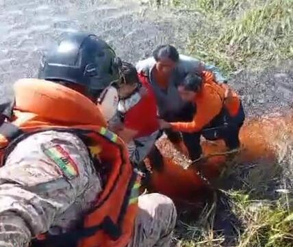 Sobrevivientes de la avioneta oraban para ser rescatados y temían ataques de lagartos y felinos