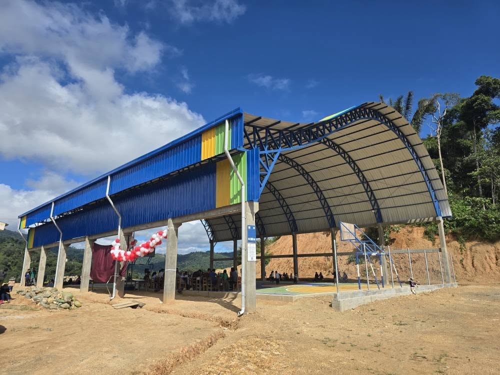 Fonadin celebra 41 aniversario de la comunidad Dos Ríos Pumiri, con la entrega de un moderno tinglado polifuncional. Foto: Fonadin 