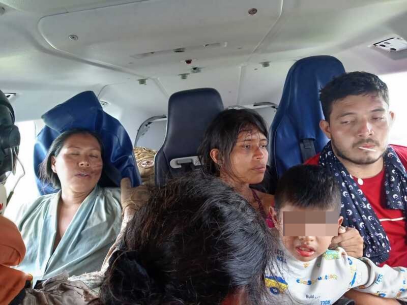 Rescatan con vida a los cinco ocupantes de la avioneta que cayó a tierra en la ruta Baures - Trinidad