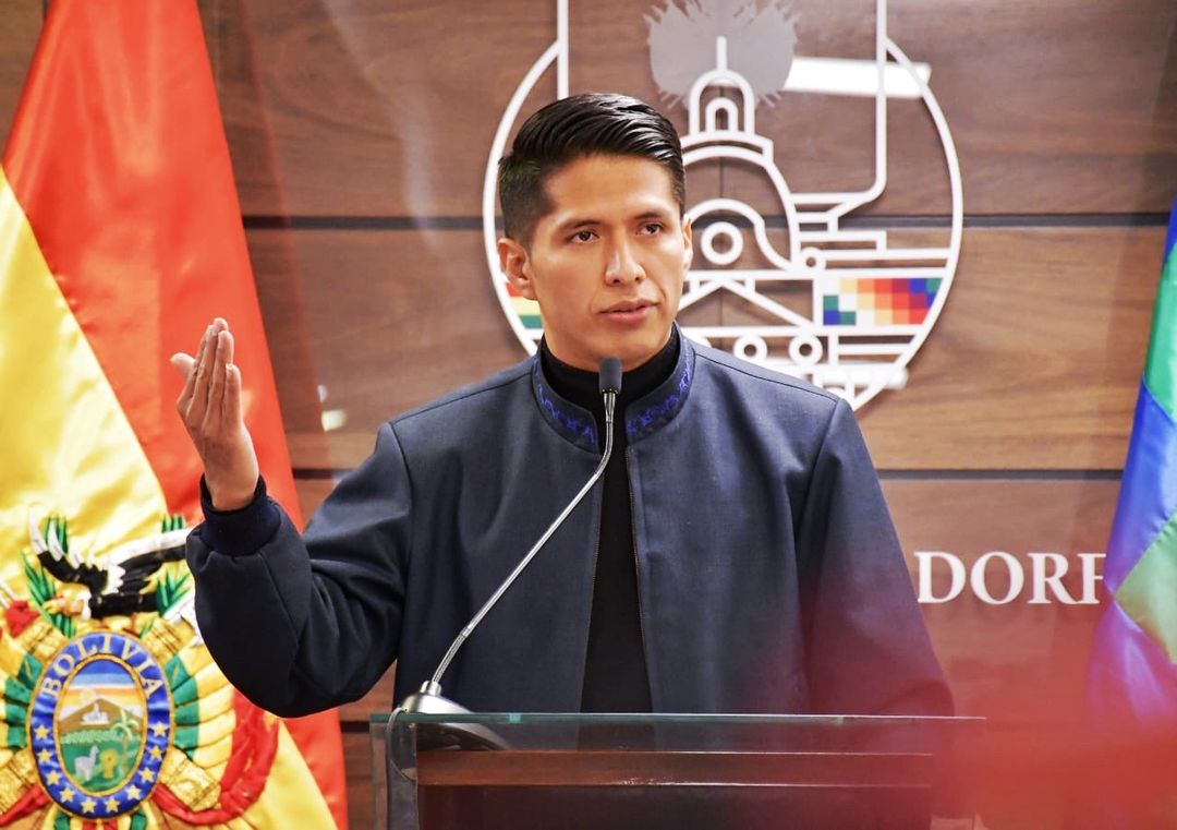 Cuestionan aceptación de Andrónico como candidato presidencial, señalan a su proclamación como una “reunión de amigos”