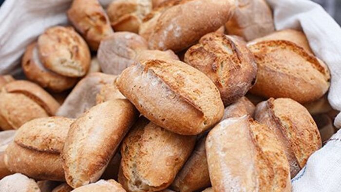 Tradicional pan "de batalla" más conocido como "marraqueta". Foto: RRSS