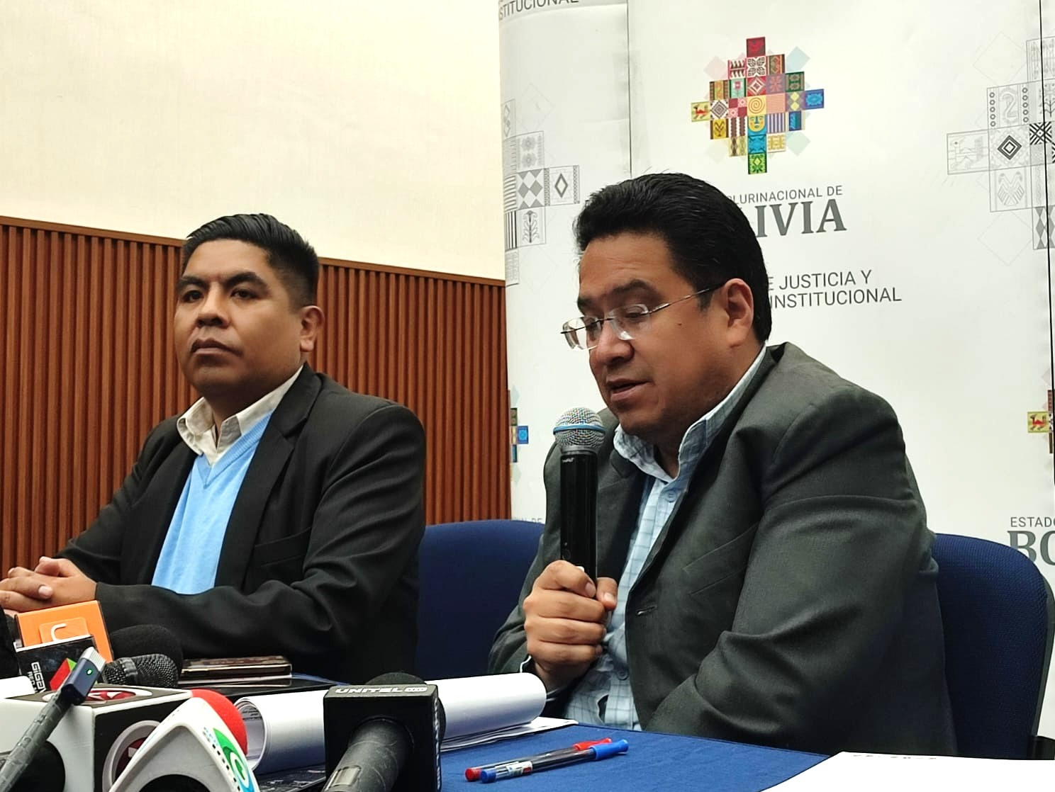 Director nacional del Sepdep, Limbert Pinto junto al ministro de Justicia, César Siles. Foto: ABI