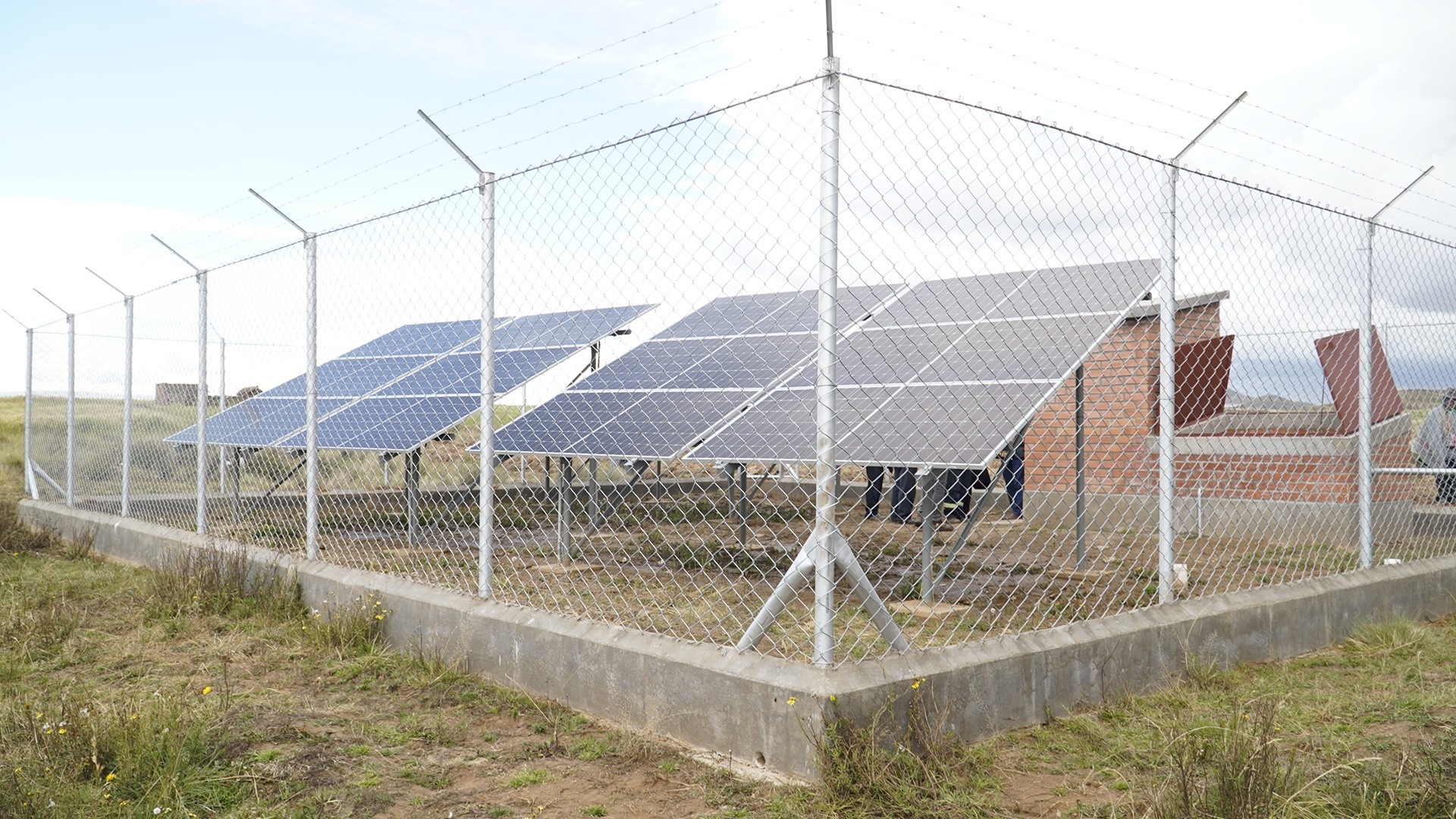 Entrega de 4 sistemas de agua para fortalecer la producción y cría de ganado bovino en Colquencha. Foto: MDRyT