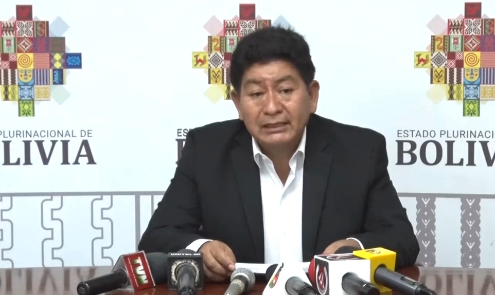 Gobierno destina más de Bs 2,1 millones a la Alcaldía de Ayata para construir una vía alterna en el norte de La Paz