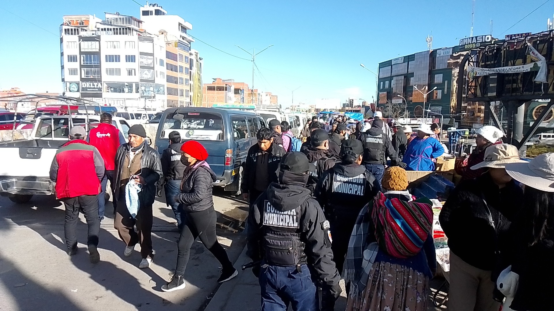 Operativo promovido por la alcaldía alteña para descongestionar vías de la Ceja. Foto: RRSS