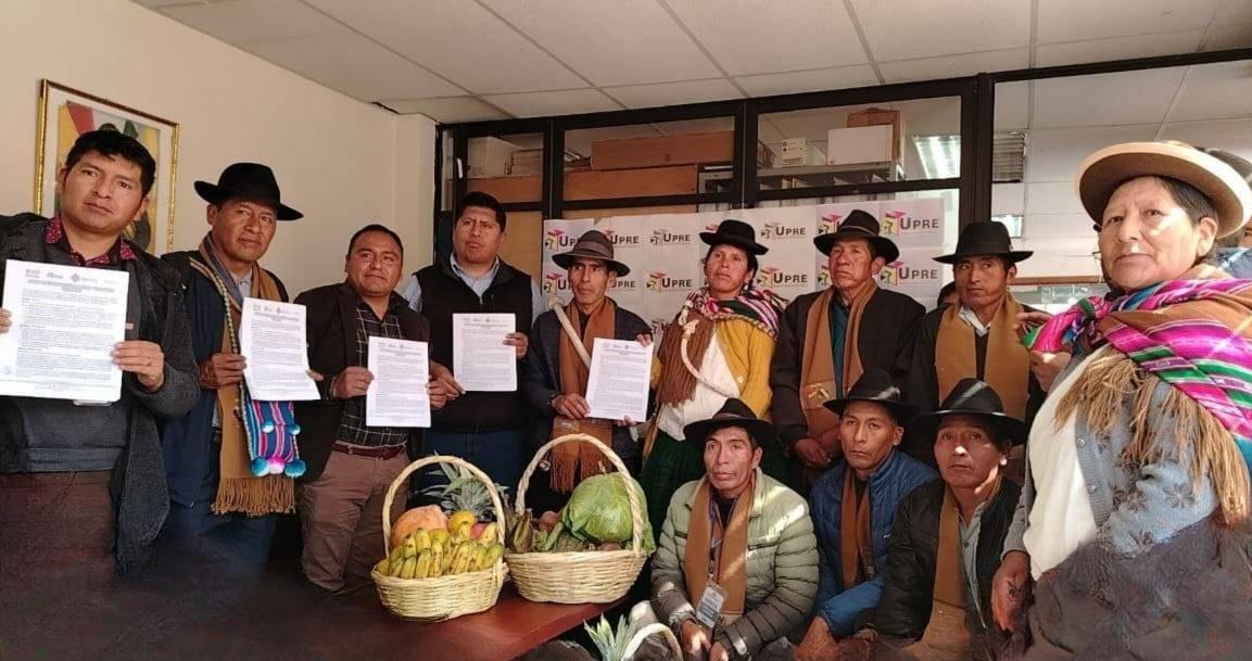 Firma de convenios intergubernativos para la construcción de 2 unidades educativas en el municipio de Inquisivi, La Paz. Foto: GAM Inquisivi