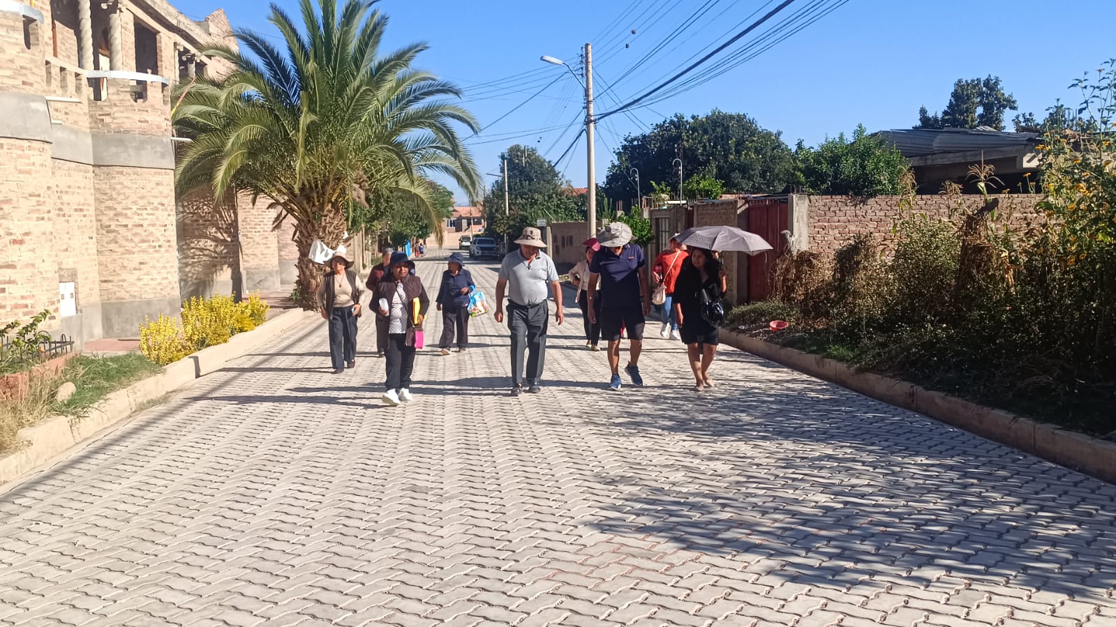 Obras de enlosetado de vías en Quillacollo, Cochabamba. Foto: FPS