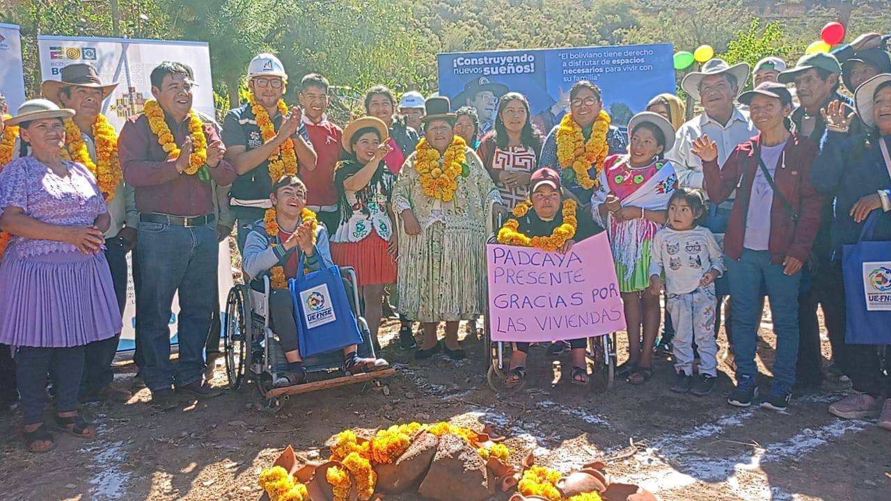 Acto de inauguración de obras de viviendas sociales adaptadas para personas con discapacidad en Padcaya, Tarija. Foto: UE-FNSE