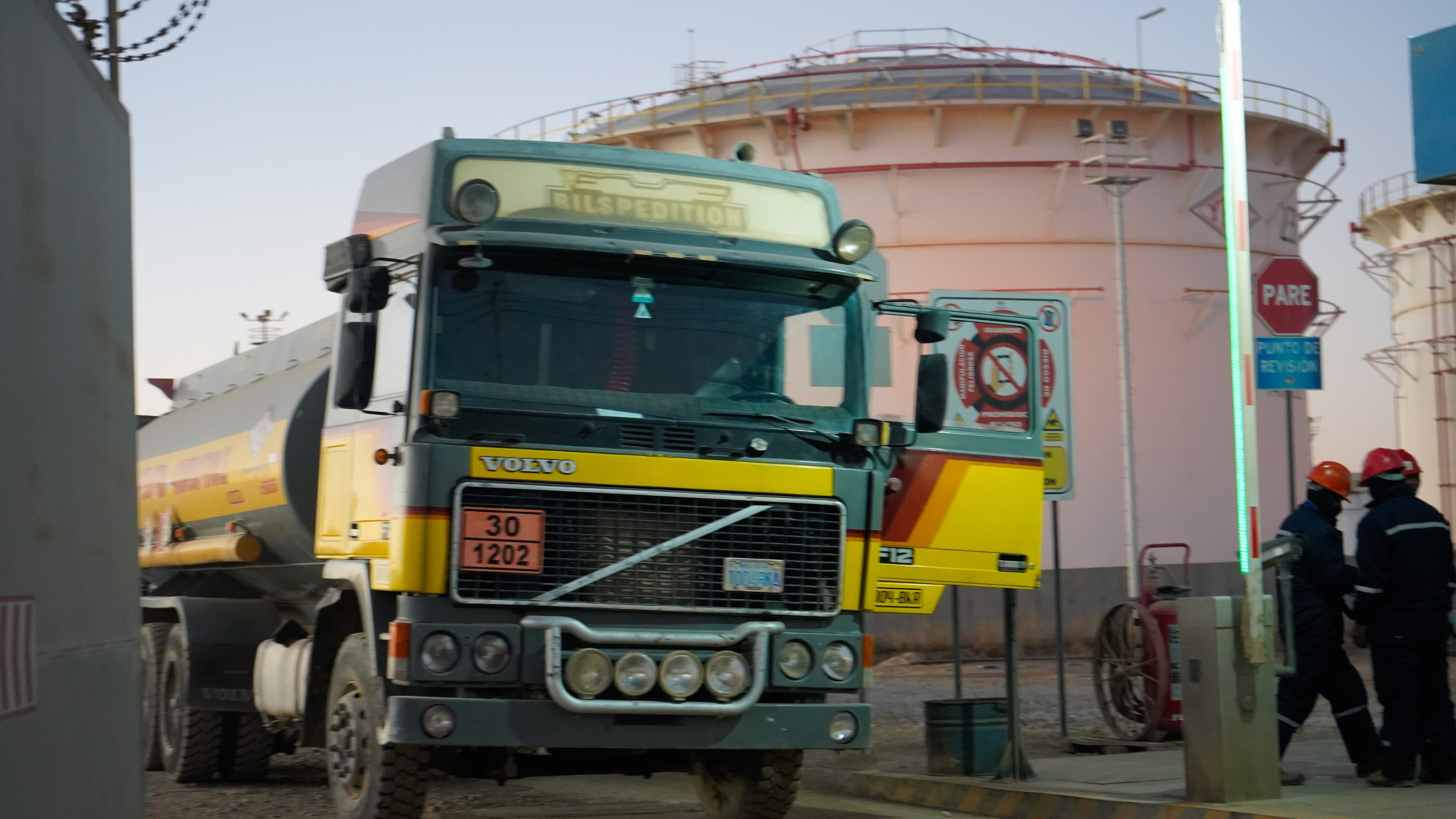 YPFB sube al 100% despachos de gasolina y diésel en La Paz