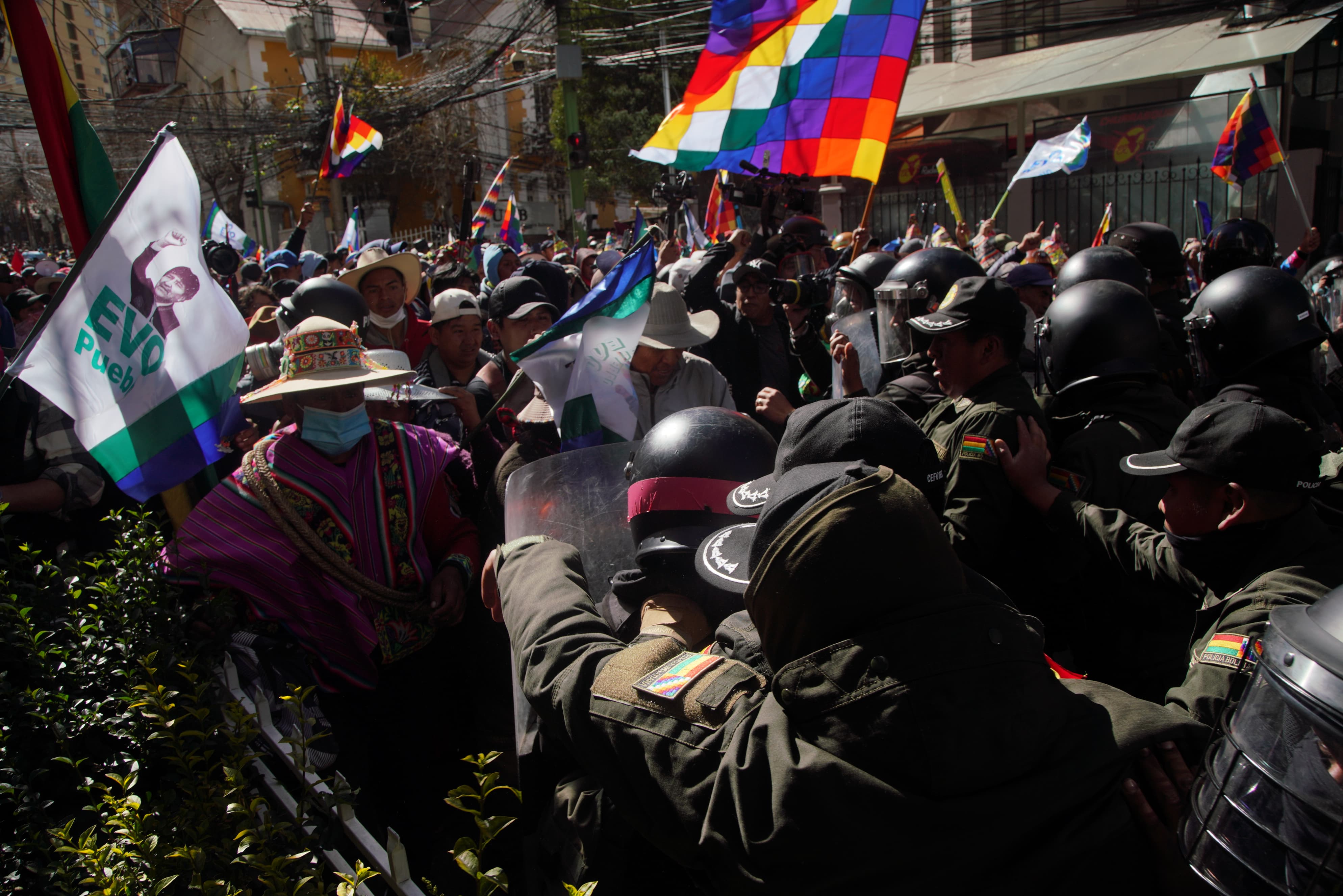 Gobierno afirma que marcha evista no fue nada pacífica y que dejó al menos seis heridos